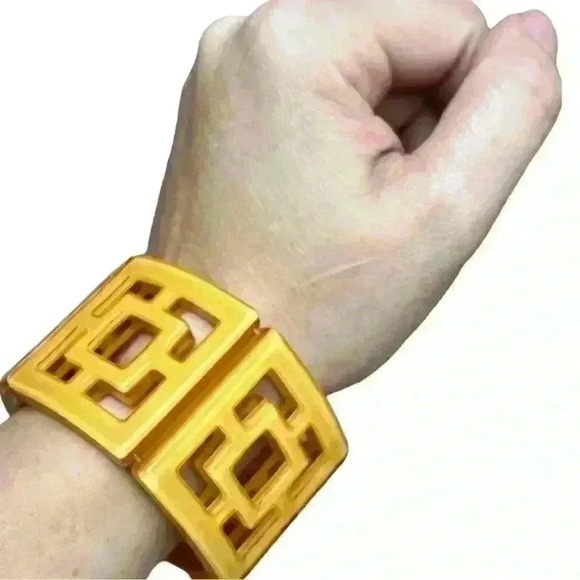 Yellow acrylic Greek key stretchy bracelet - Picture 1 of 5